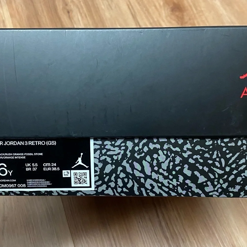 2022 Air Jordan 3 Retro “Desert Elephant” Size 7.5